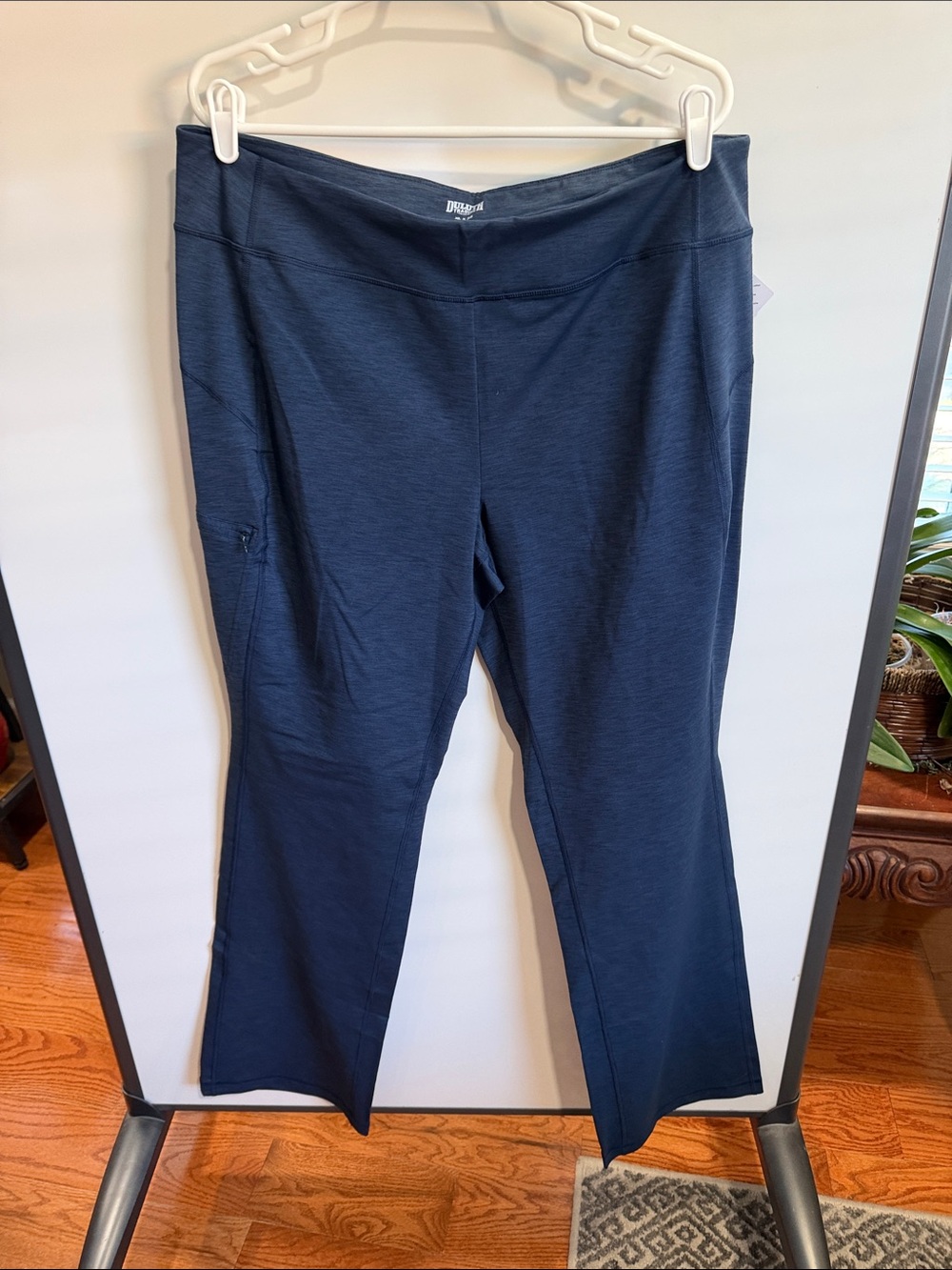 NWT Duluth Trading Company Women's stretch pants extra large